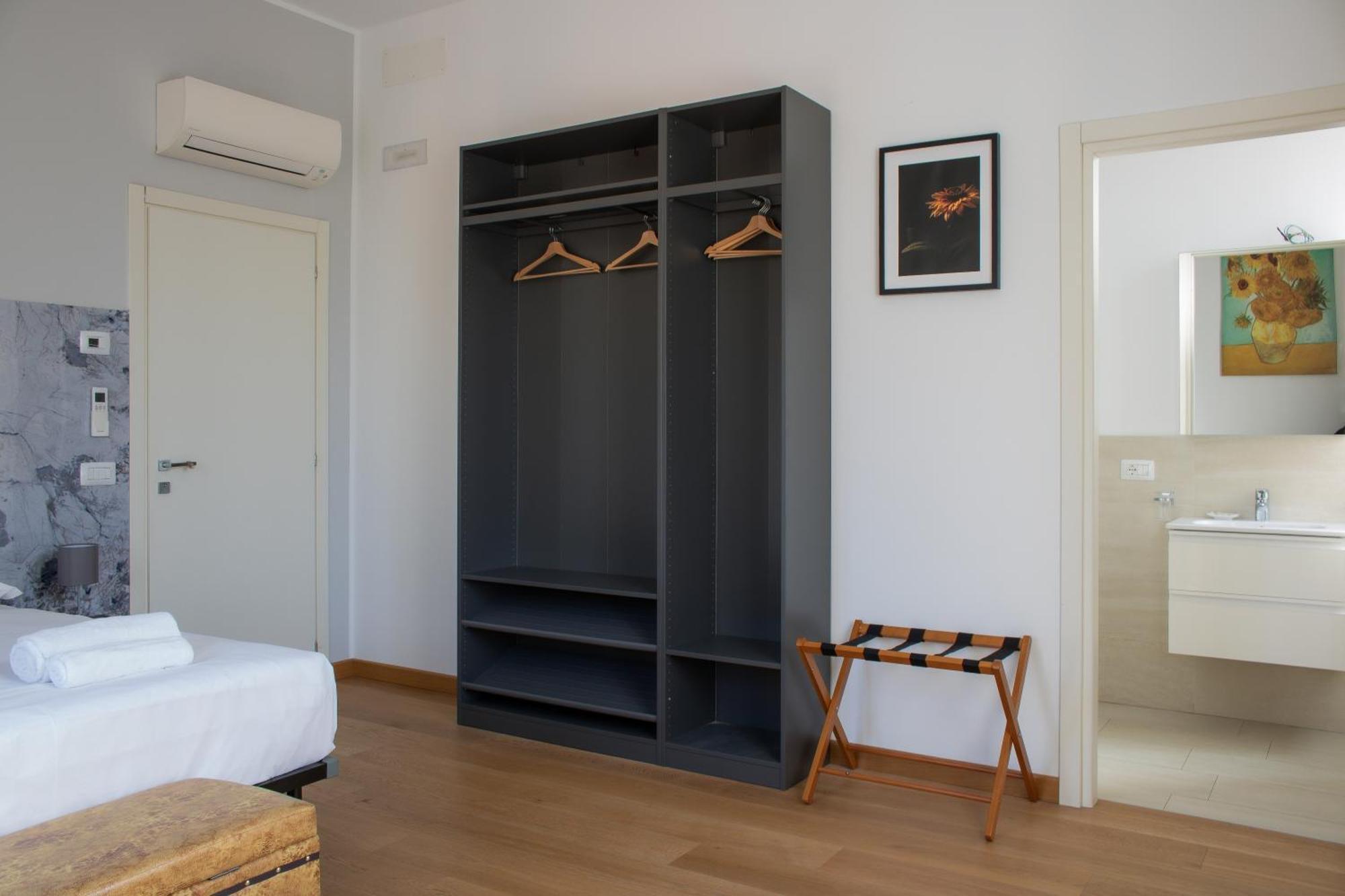Rrrapido Holy Suites And Rooms - Via Sardegna Milánó Kültér fotó