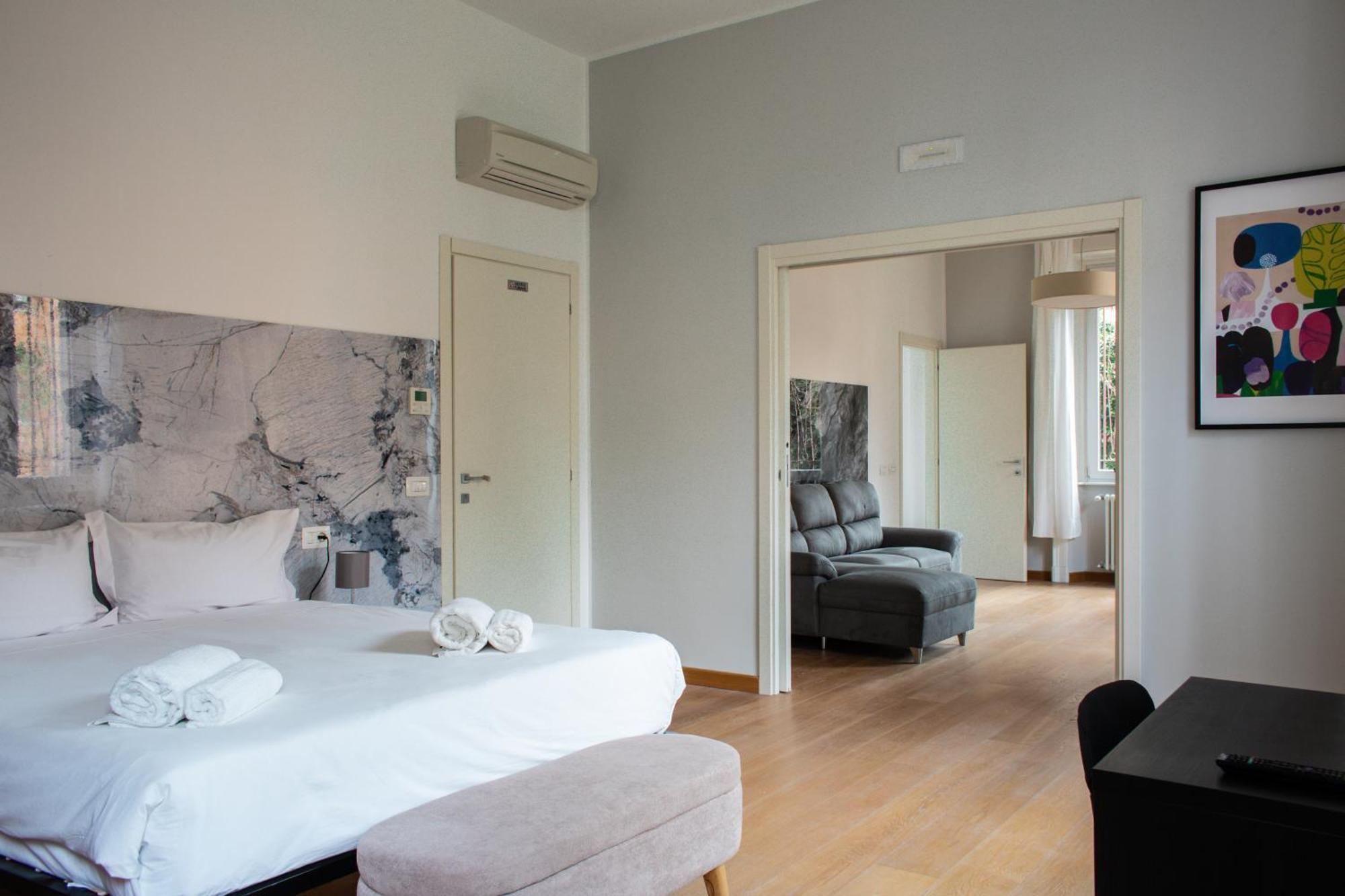 Rrrapido Holy Suites And Rooms - Via Sardegna Milánó Kültér fotó