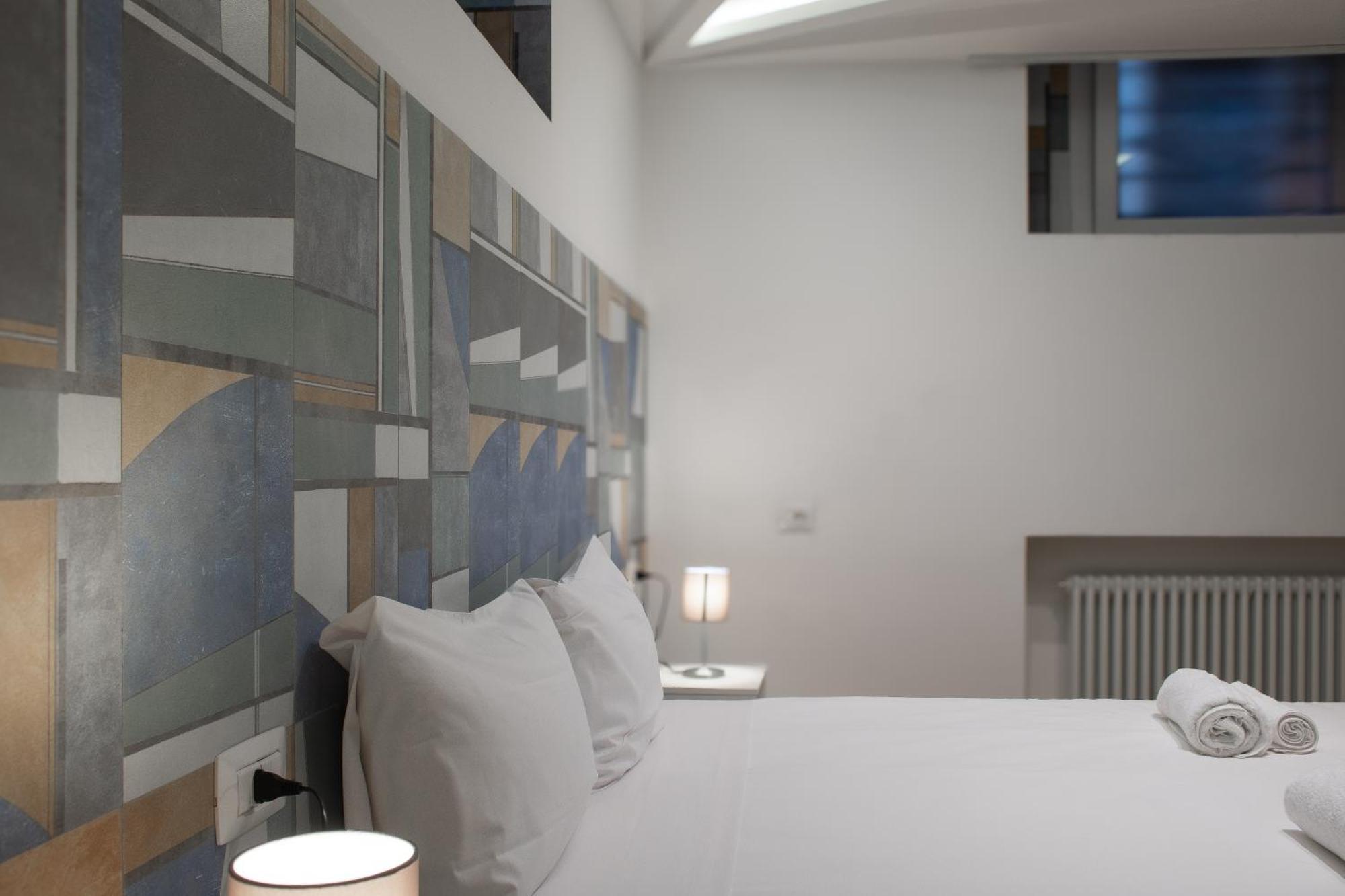 Rrrapido Holy Suites And Rooms - Via Sardegna Milánó Kültér fotó
