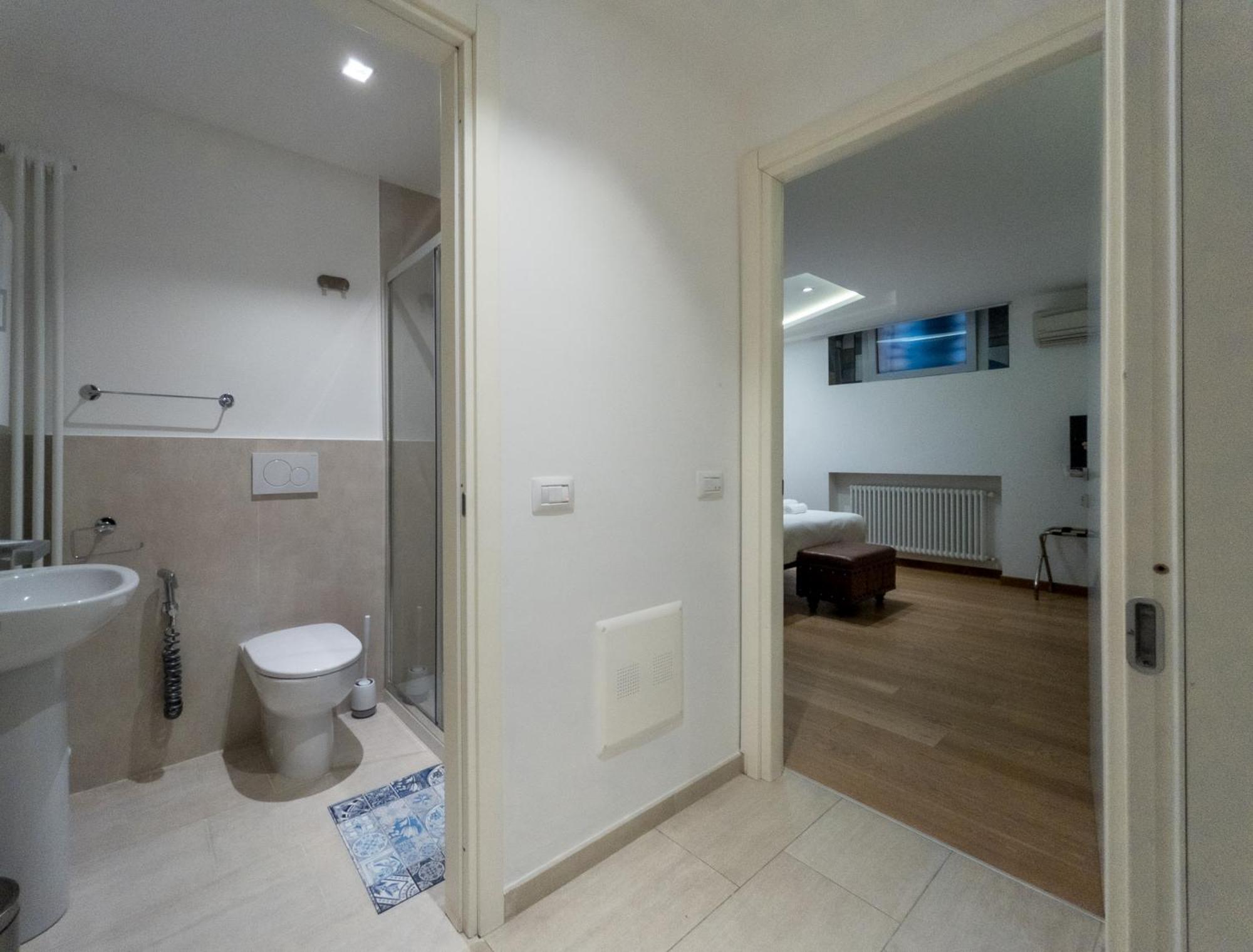 Rrrapido Holy Suites And Rooms - Via Sardegna Milánó Kültér fotó